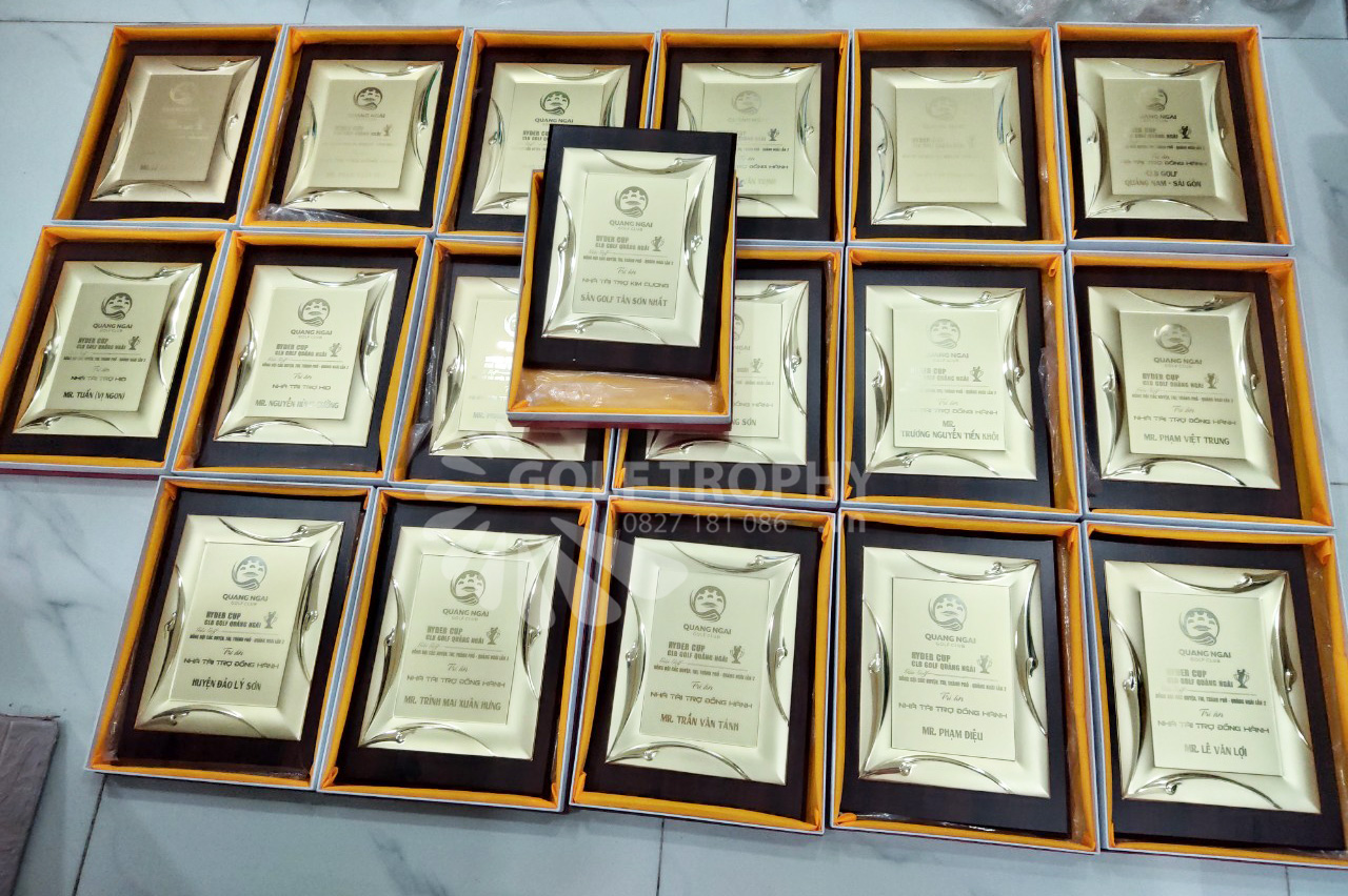 Bảng vinh danh vàng khác laser